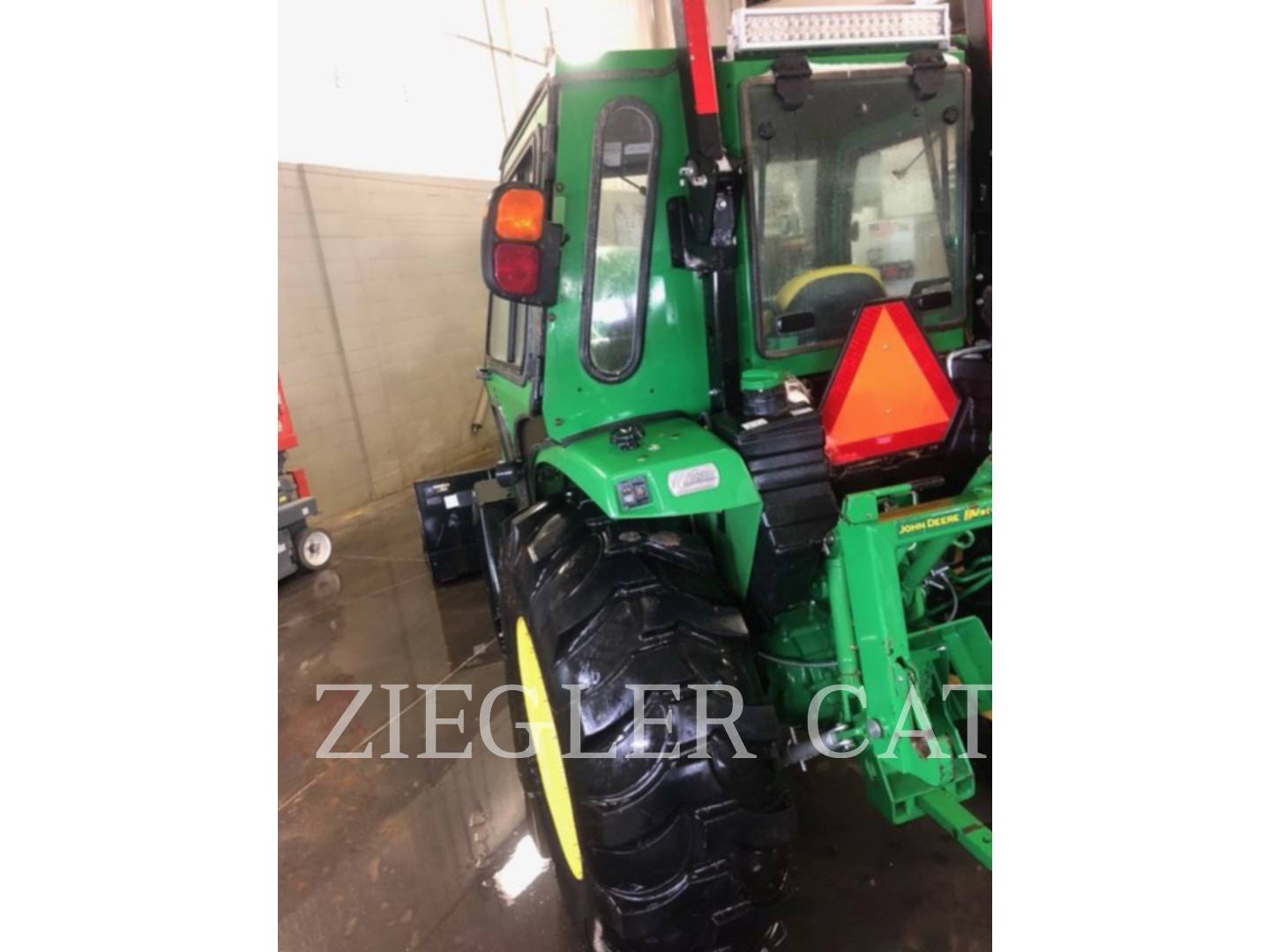 2014 John Deere 4066R Tractor