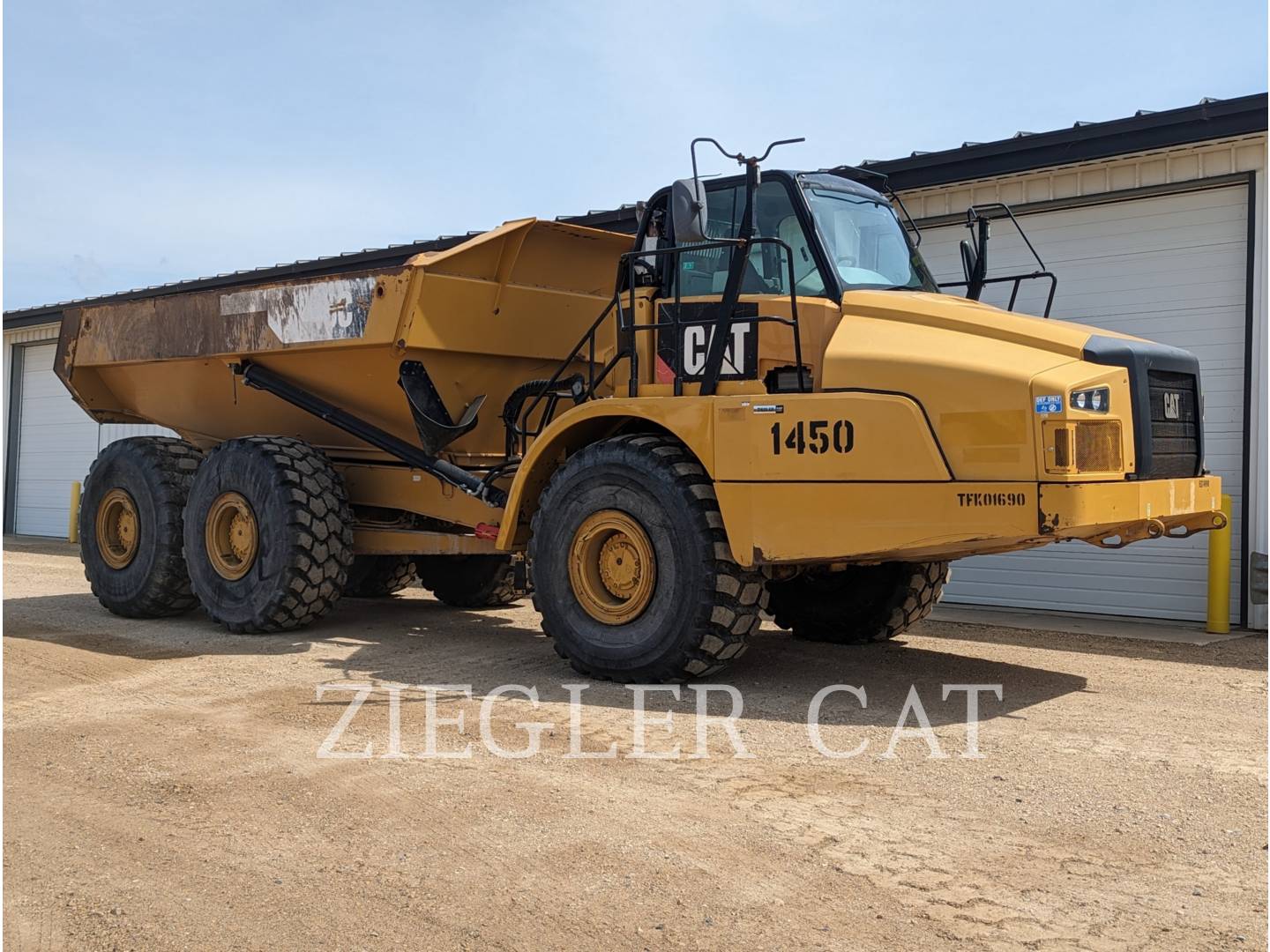 2017 Caterpillar 745C Articulated Truck