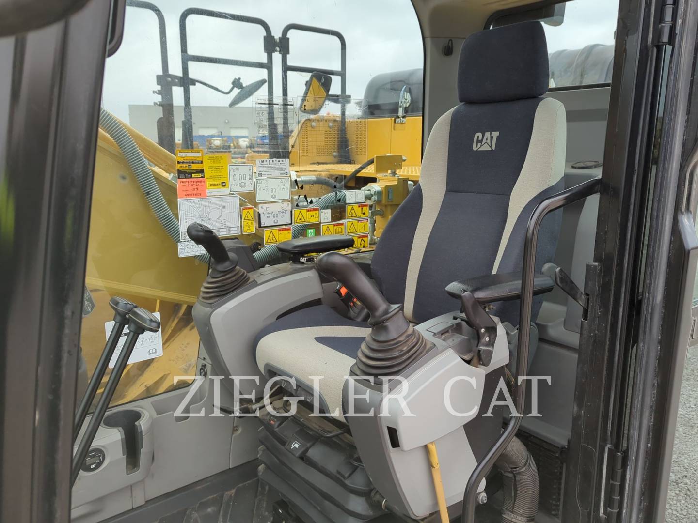 2019 Caterpillar 326FL Excavator