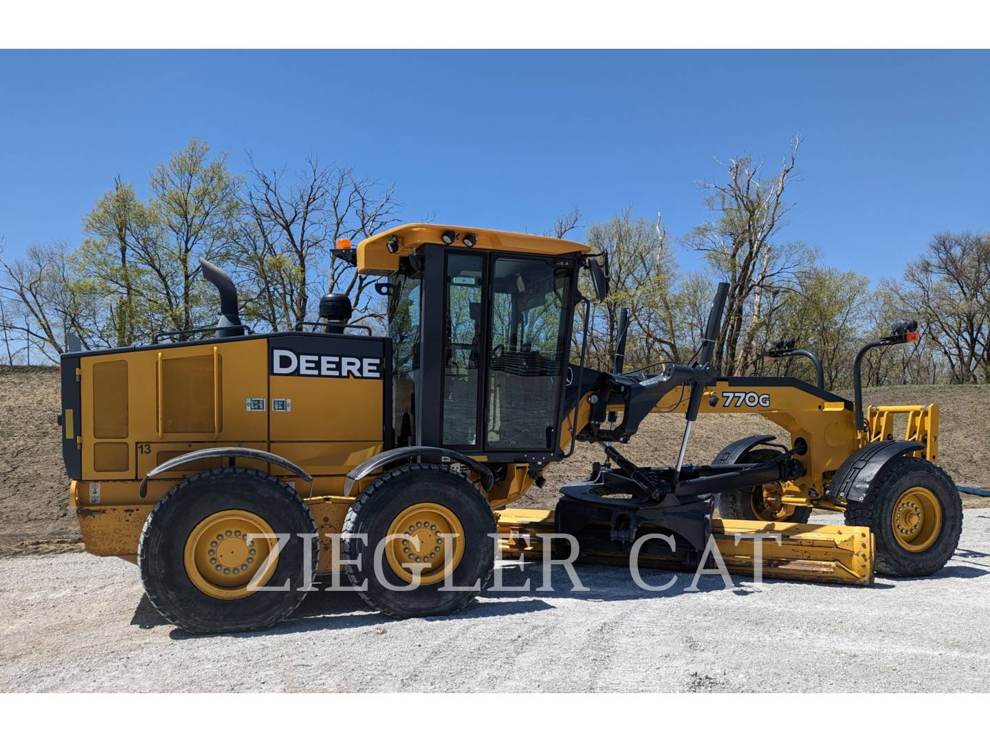 2013 John Deere 770G Grader - Road