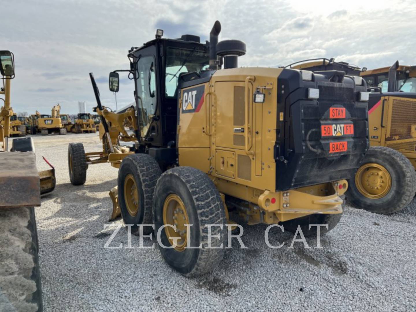 2019 Caterpillar 12M3 Grader - Road