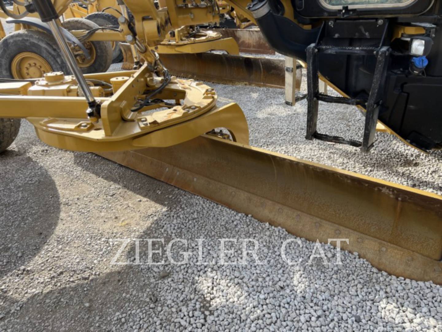 2019 Caterpillar 12M3 Grader - Road