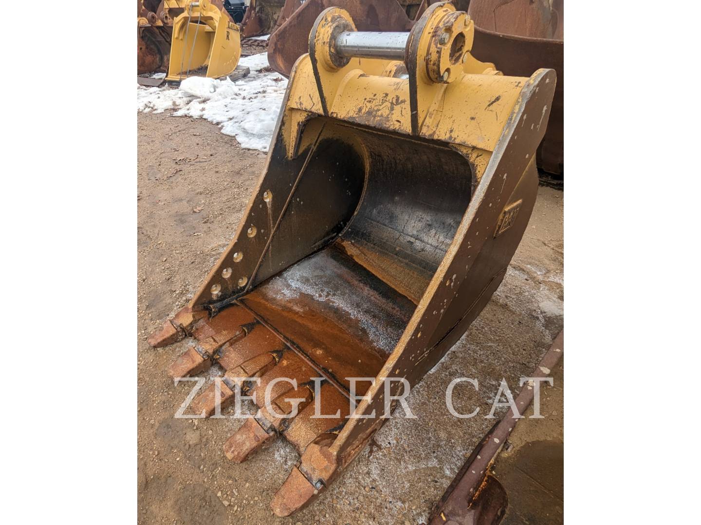 2020 Caterpillar B-LINK42" Bucket