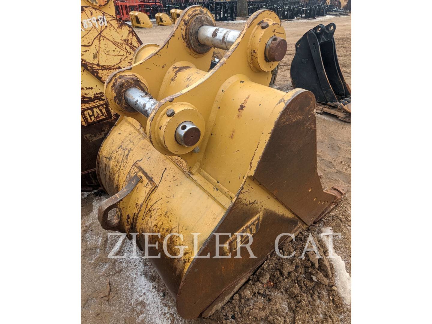 2020 Caterpillar B-LINK42" Bucket