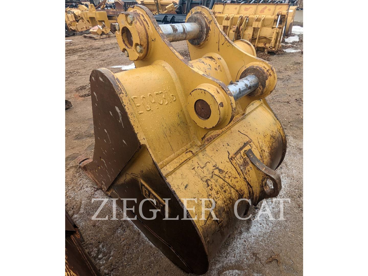 2020 Caterpillar B-LINK42" Bucket