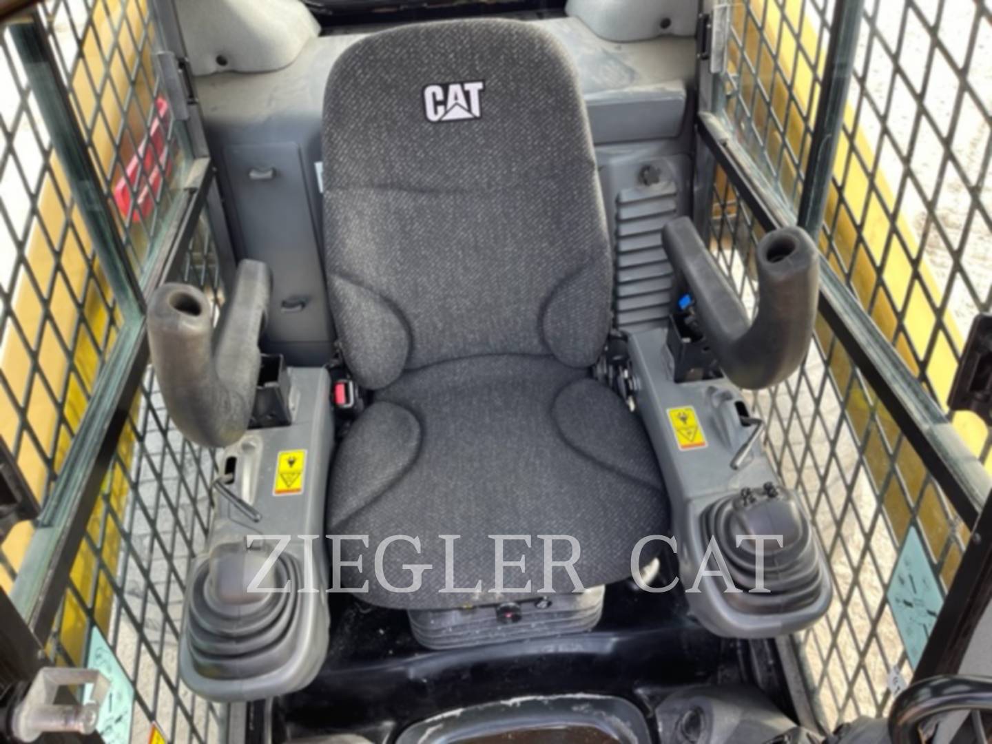 2015 Caterpillar 262D Skid Steer Loader