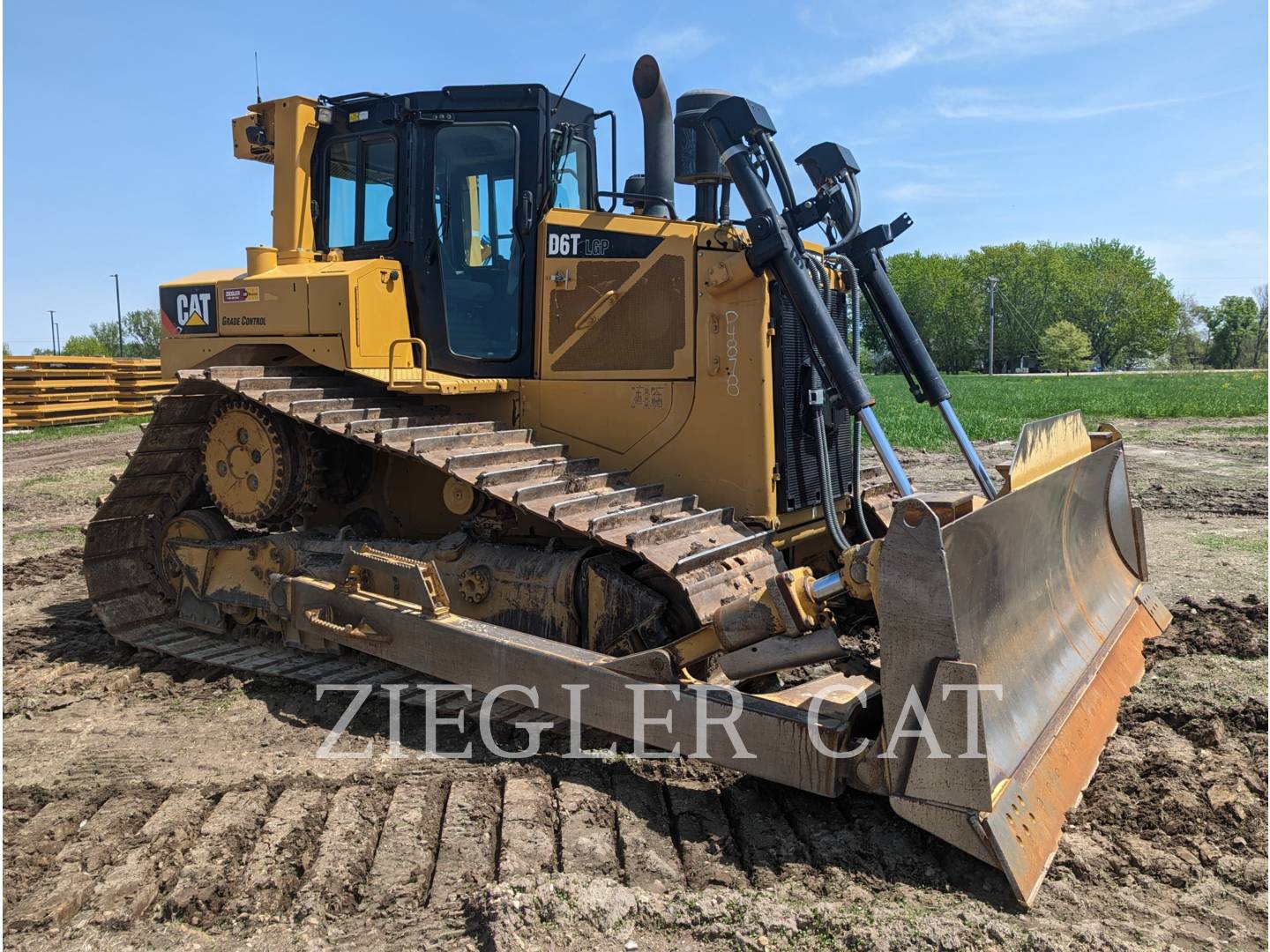 2015 Caterpillar D6T Dozer