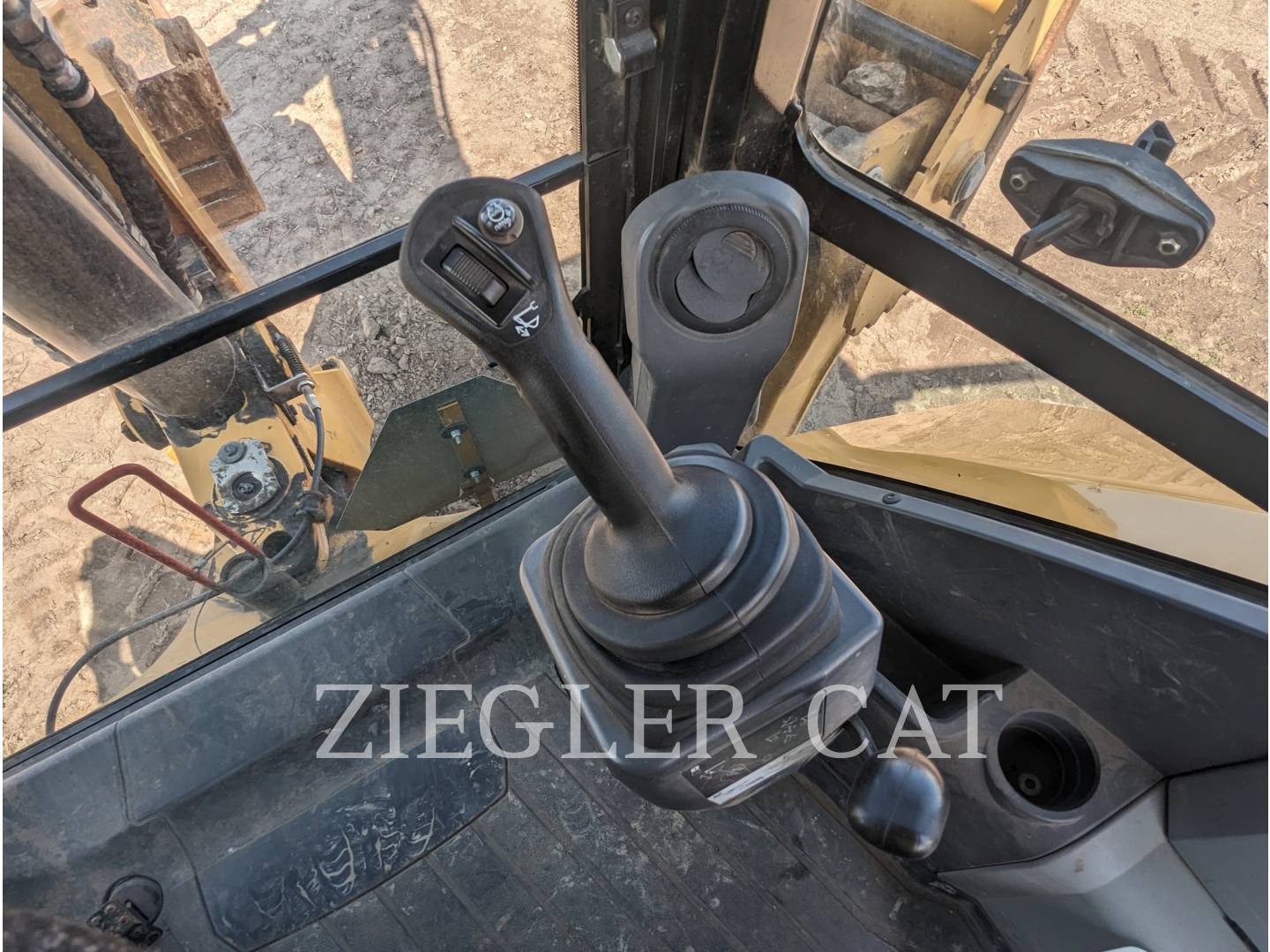 2016 Caterpillar 430F Tractor Loader Backhoe