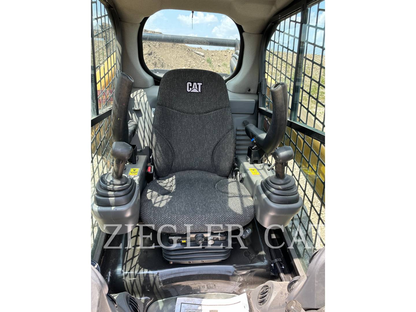 2015 Caterpillar 262D Skid Steer Loader