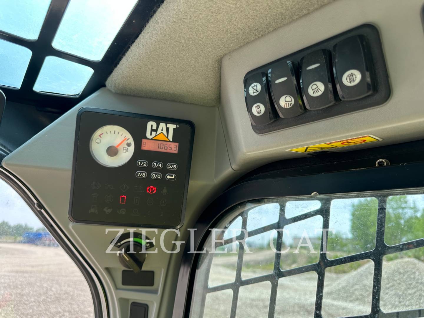 2015 Caterpillar 262D Skid Steer Loader