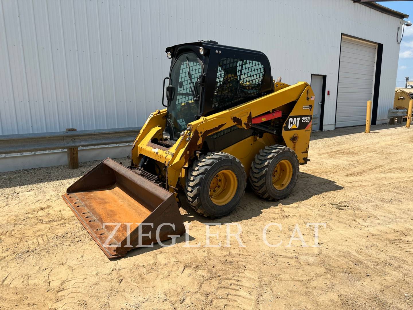 2015 Caterpillar 236D Skid Steer Loader