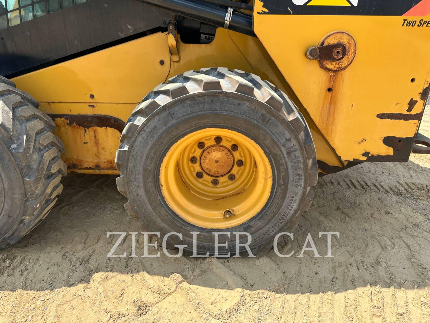 2015 Caterpillar 236D Skid Steer Loader