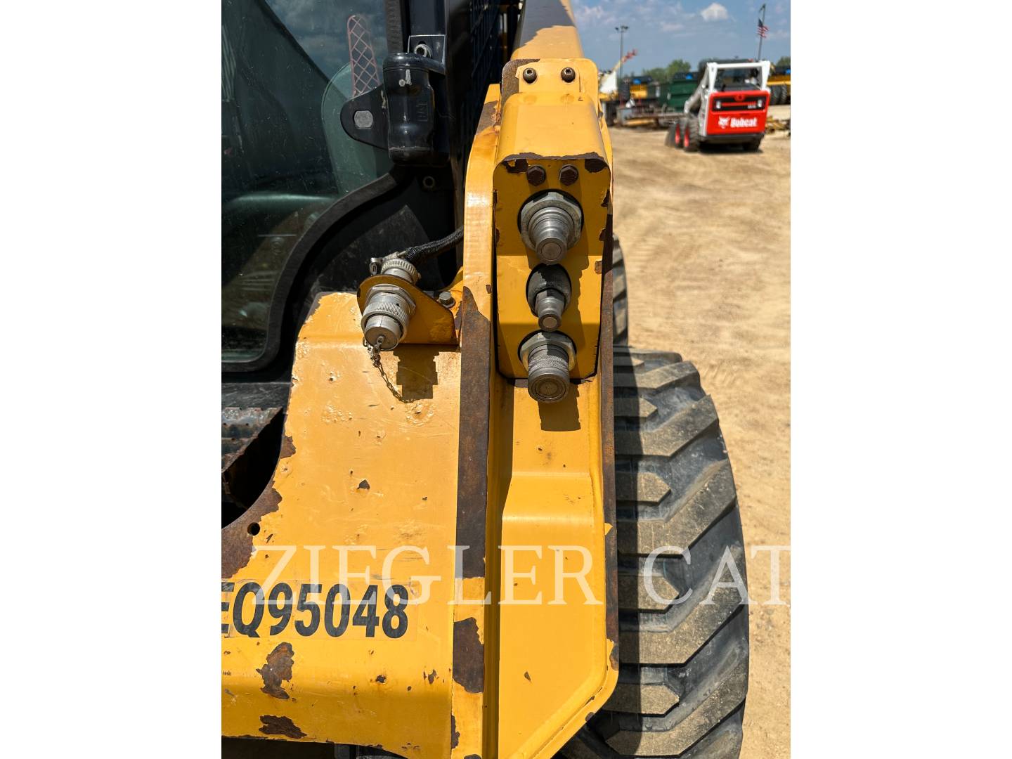 2015 Caterpillar 236D Skid Steer Loader