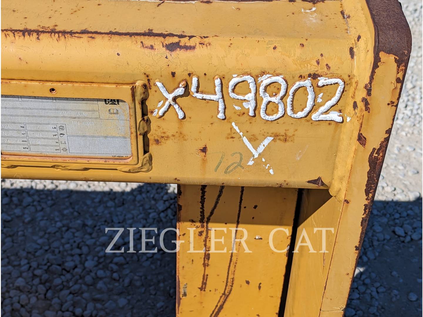 2010 Caterpillar 953 TRACK TYPE LOADER FORK PIN ON 72" Pallet Fork