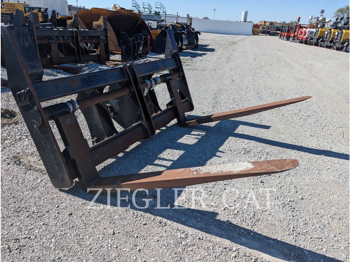 2018 Misc 953 TRACK TYPE LOADER FORK PIN ON 72" Pallet Fork