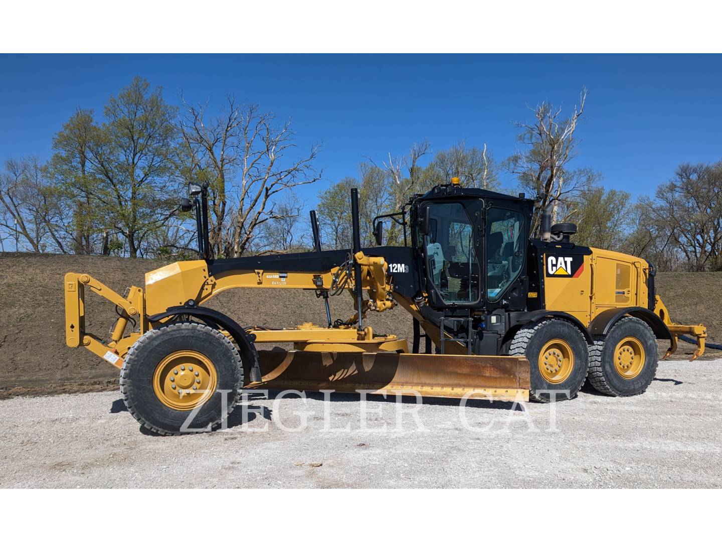 2018 Caterpillar 12M3 Grader - Road