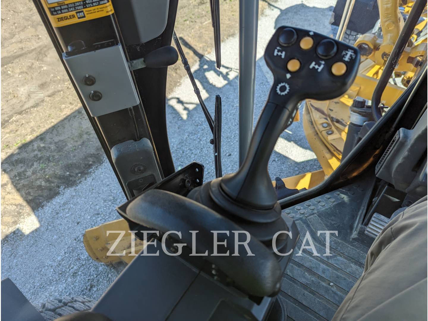 2018 Caterpillar 12M3 Grader - Road