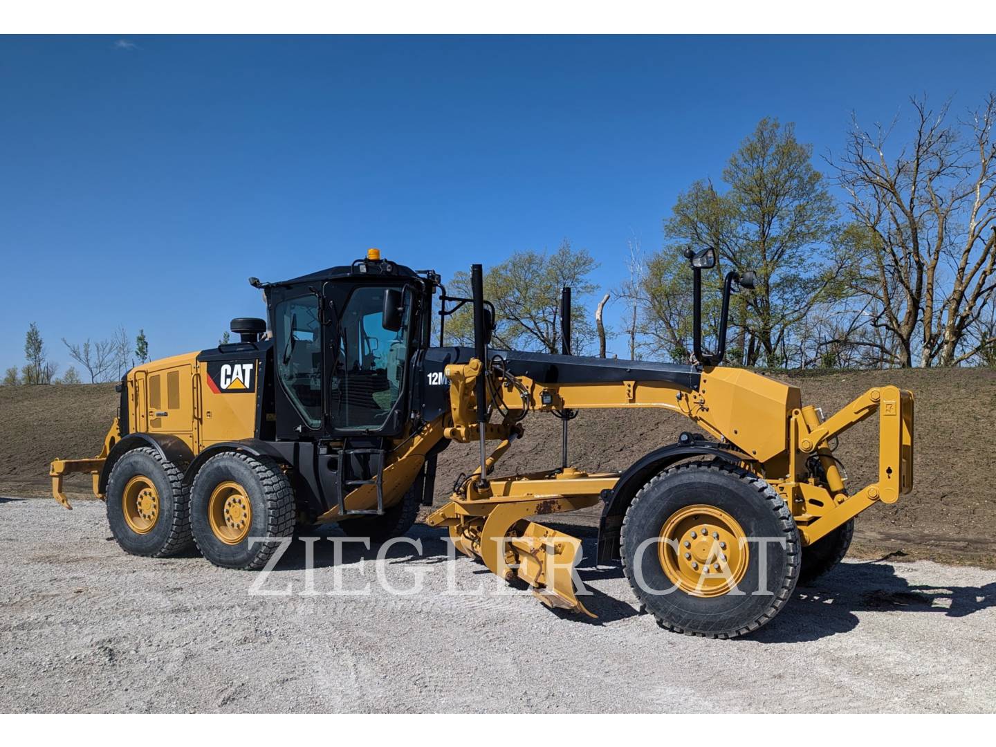 2018 Caterpillar 12M3 Grader - Road