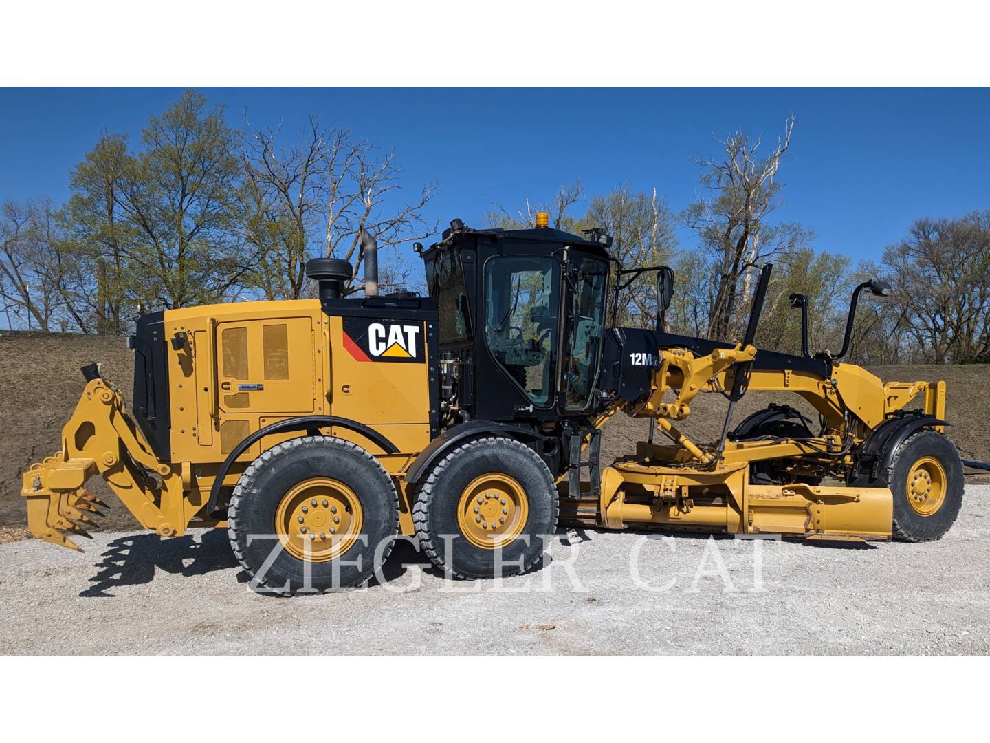 2018 Caterpillar 12M3 Grader - Road