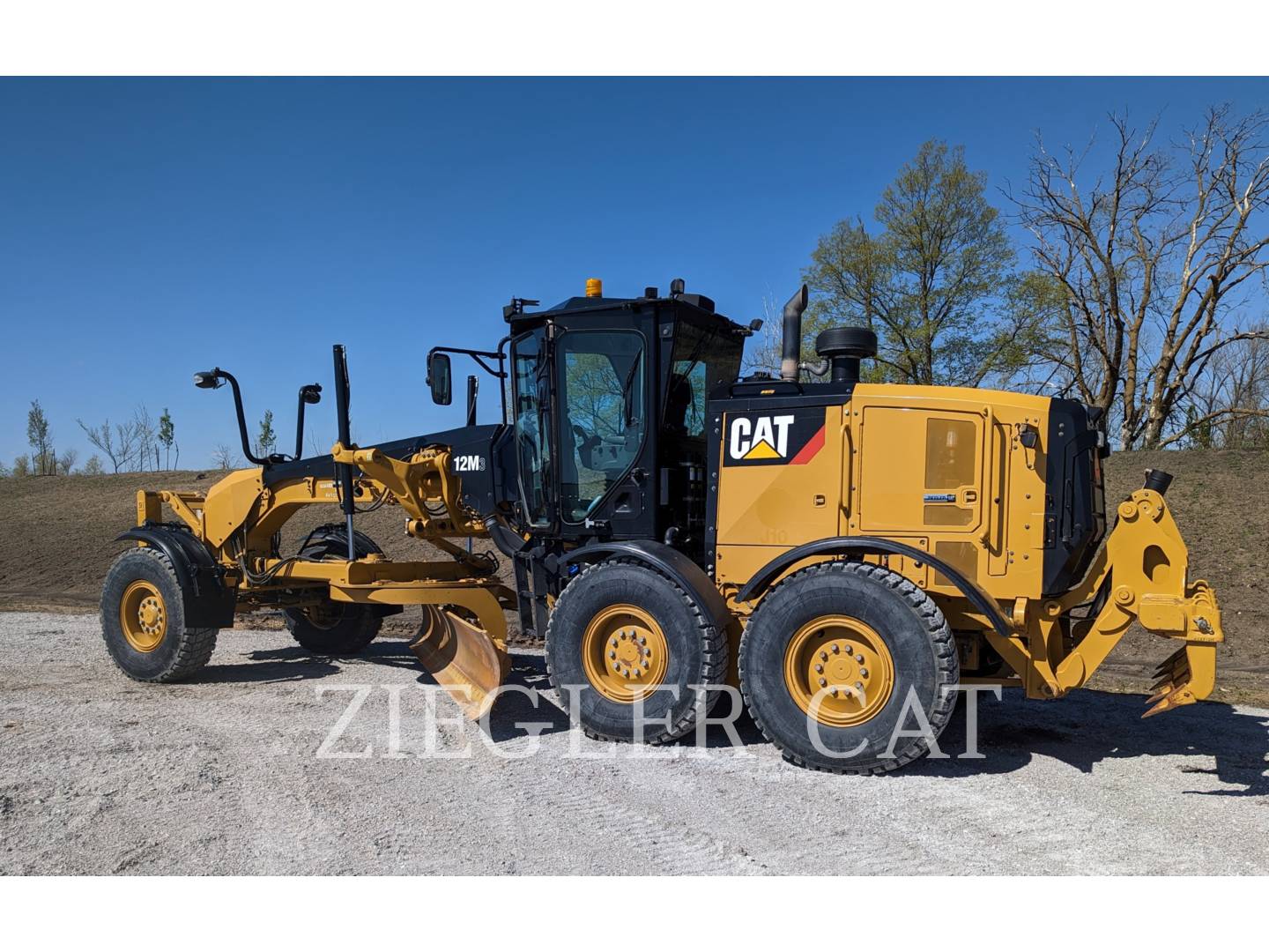 2018 Caterpillar 12M3 Grader - Road