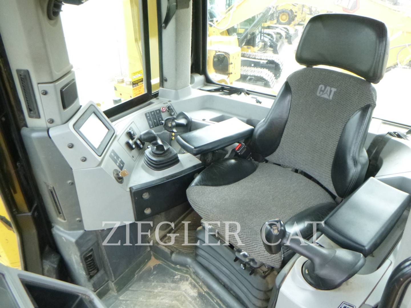 2015 Caterpillar D8T Dozer