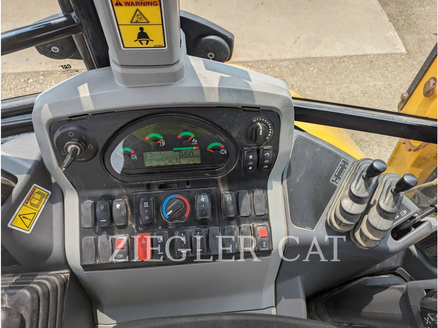 2019 Caterpillar 420F2 Tractor Loader Backhoe