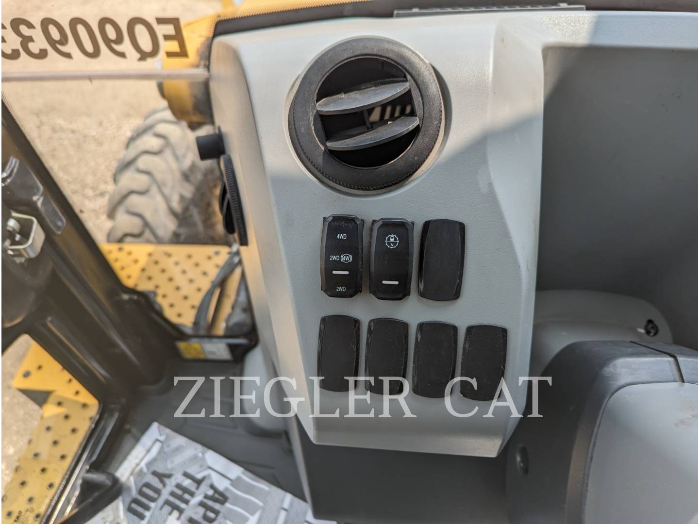 2019 Caterpillar 420F2 Tractor Loader Backhoe