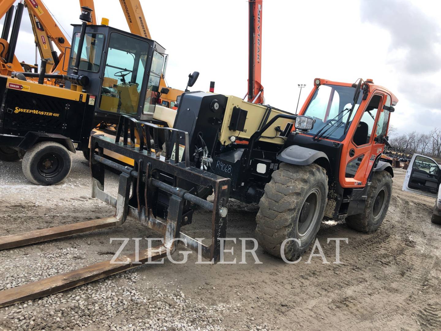 2019 JLG 1732 TeleHandler