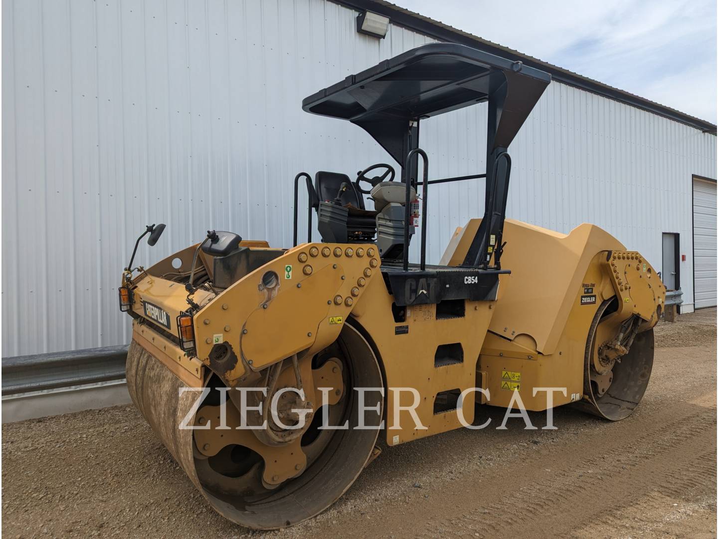 2012 Caterpillar CB54 Compactor