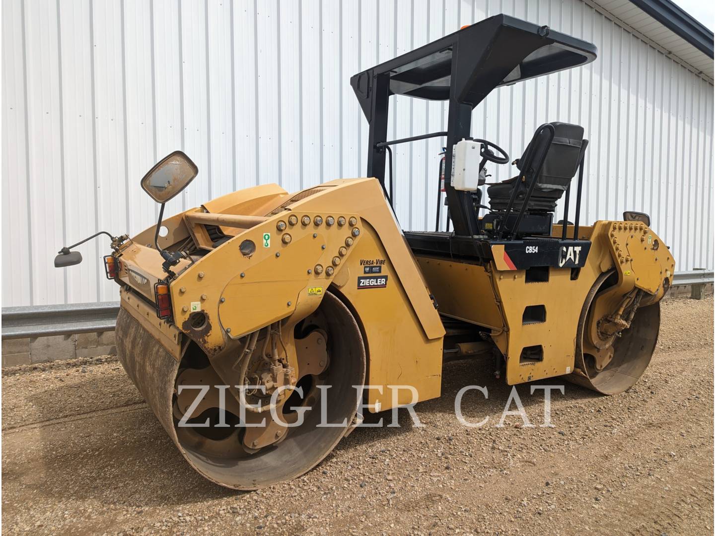 2012 Caterpillar CB54 Compactor