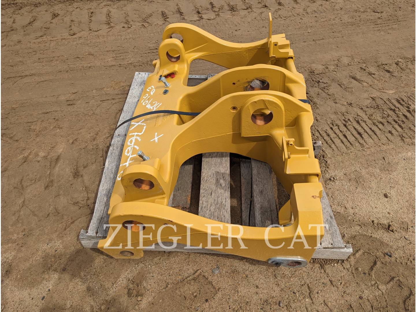 2020 Caterpillar 926M/930M WHEEL LOADER COUPLER ISO Misc