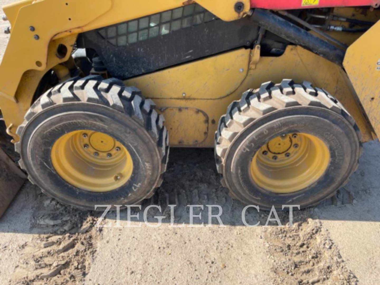 2020 Caterpillar 242D3 Skid Steer Loader