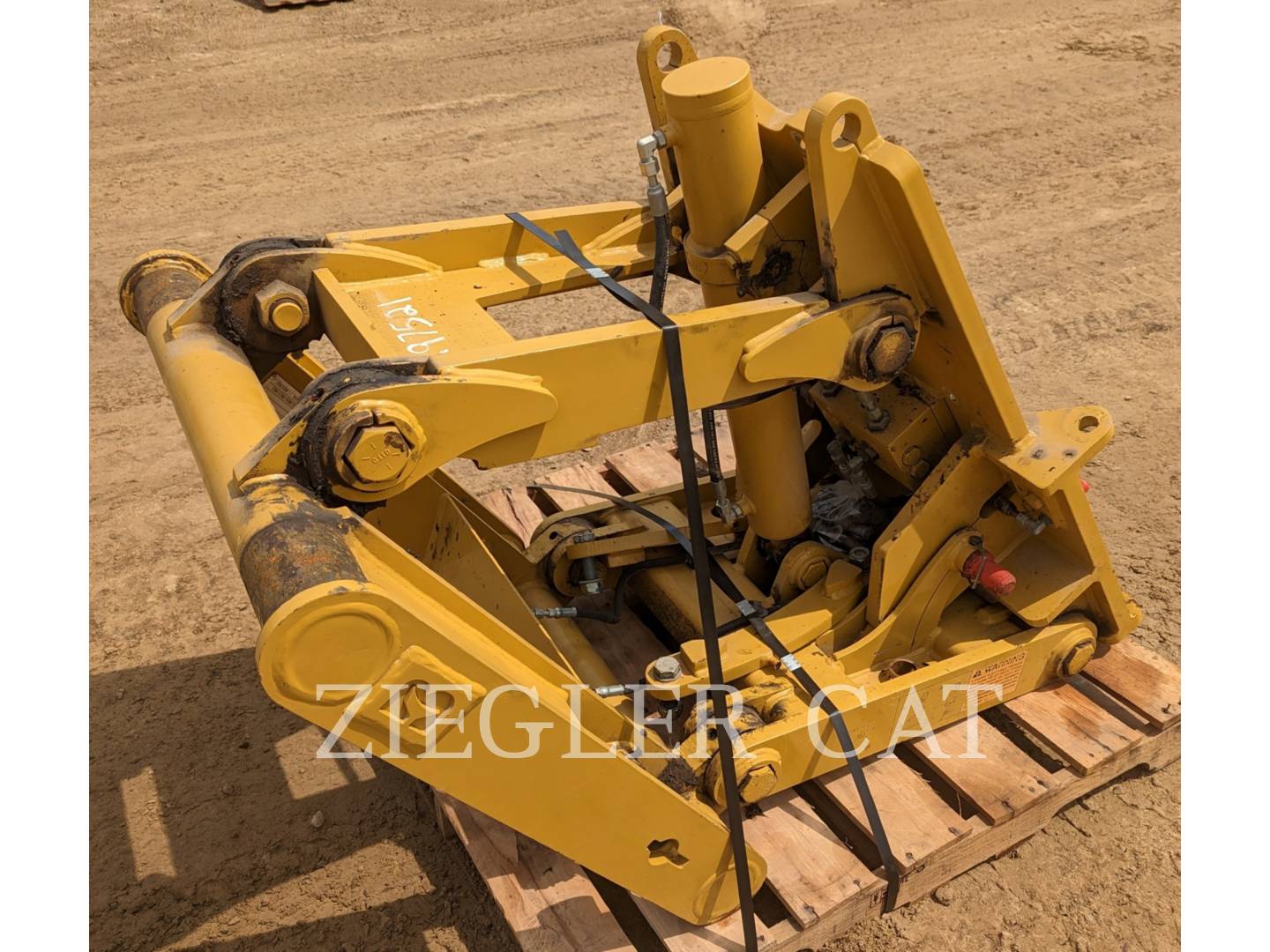 2018 Caterpillar MSERIESLOCKING LIFT Misc