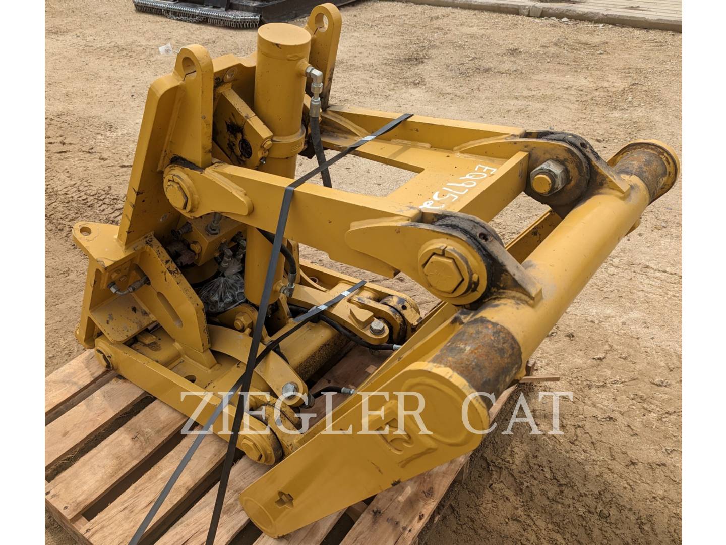 2018 Caterpillar MSERIESLOCKING LIFT Misc