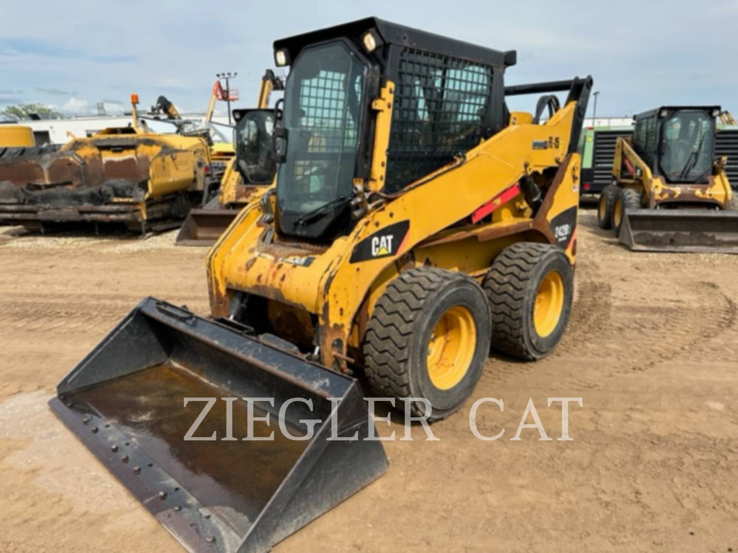 2013 Caterpillar 242B3 Skid Steer Loader