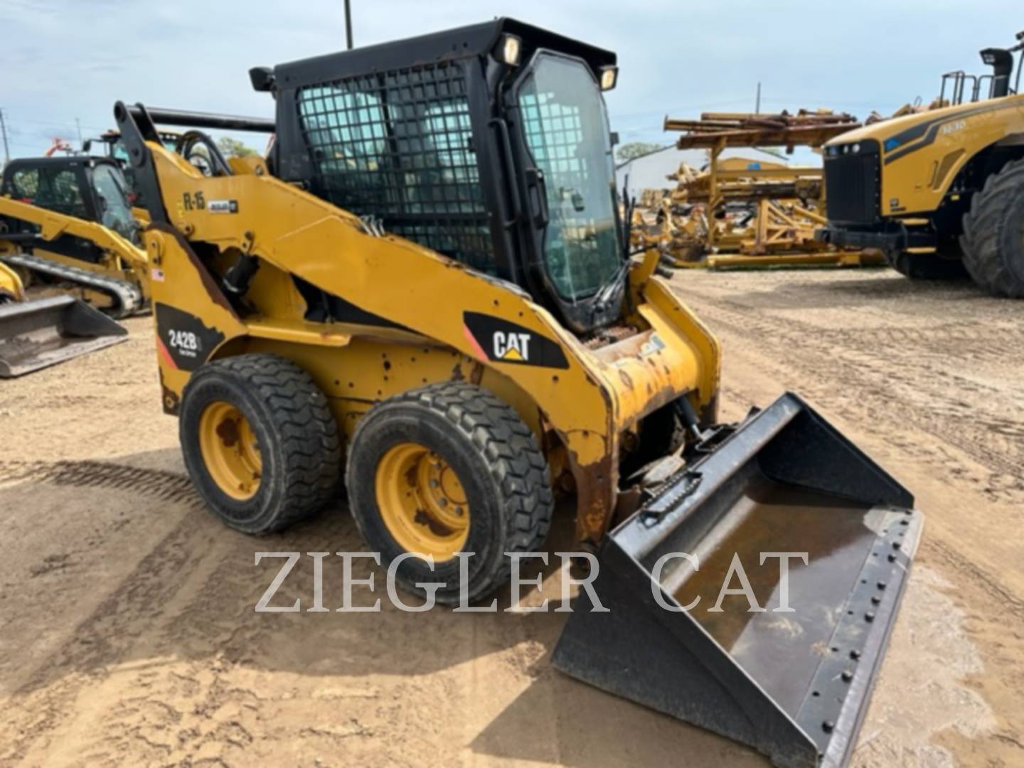 2013 Caterpillar 242B3 Skid Steer Loader