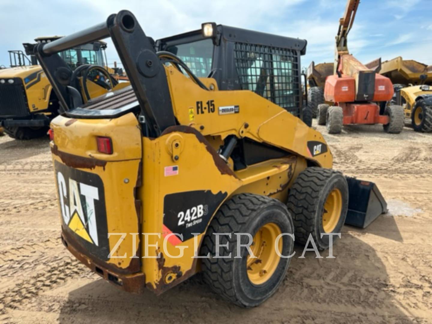 2013 Caterpillar 242B3 Skid Steer Loader