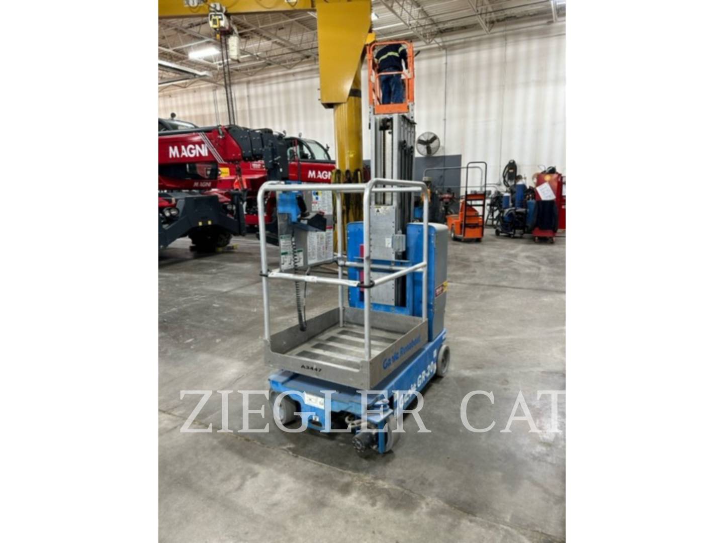 2013 Genie GR20 Lift Truck