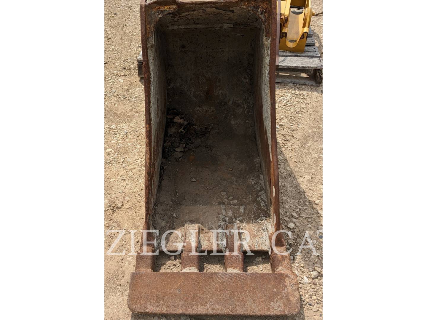 2004 Caterpillar 312LINK24"GP Bucket