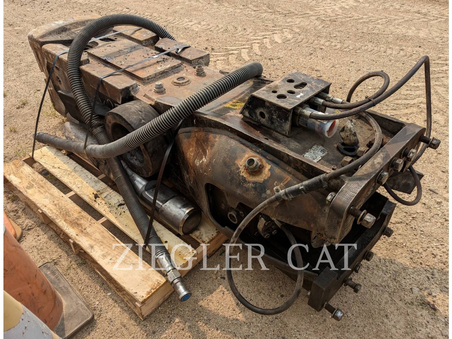 2013 Caterpillar H140E S HYDRAULIC HAMMER Misc