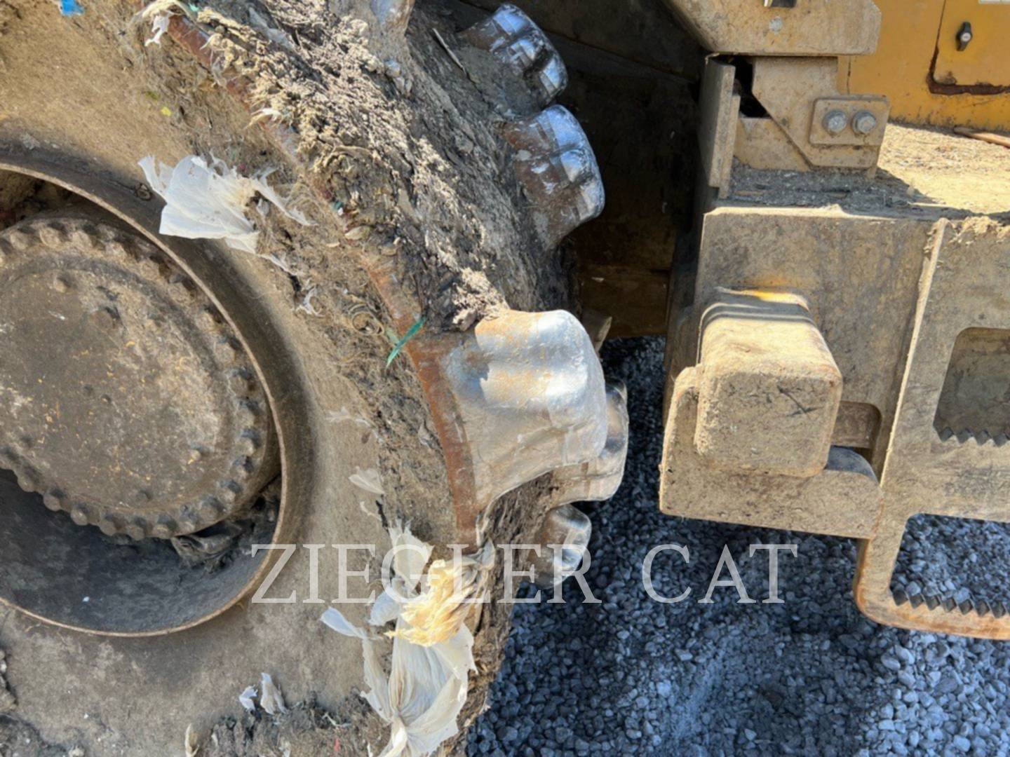 2015 Caterpillar 826K Compactor