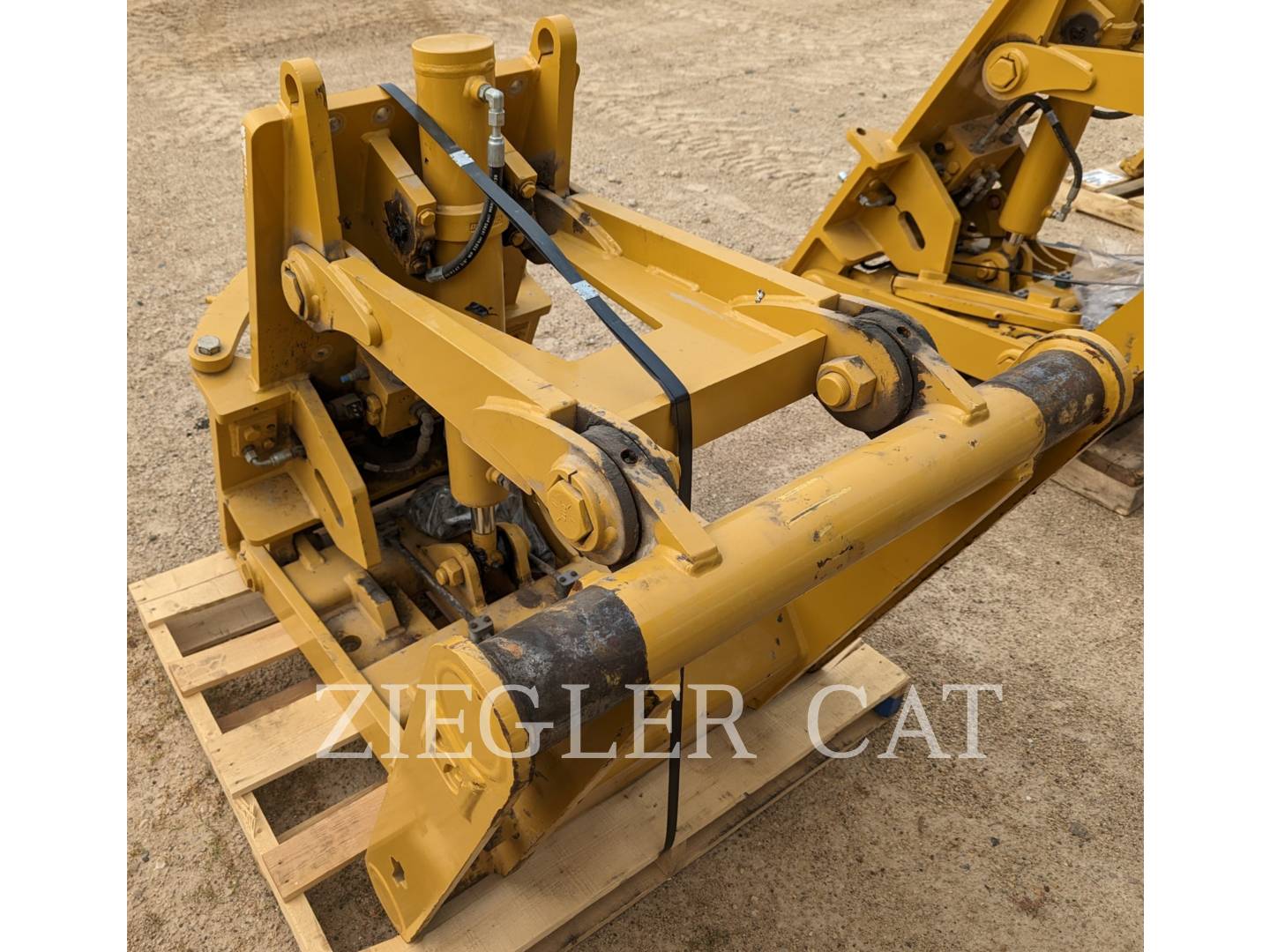 2018 Caterpillar MOTOR GRADER HYDRAULIC LIFT GROUP Misc