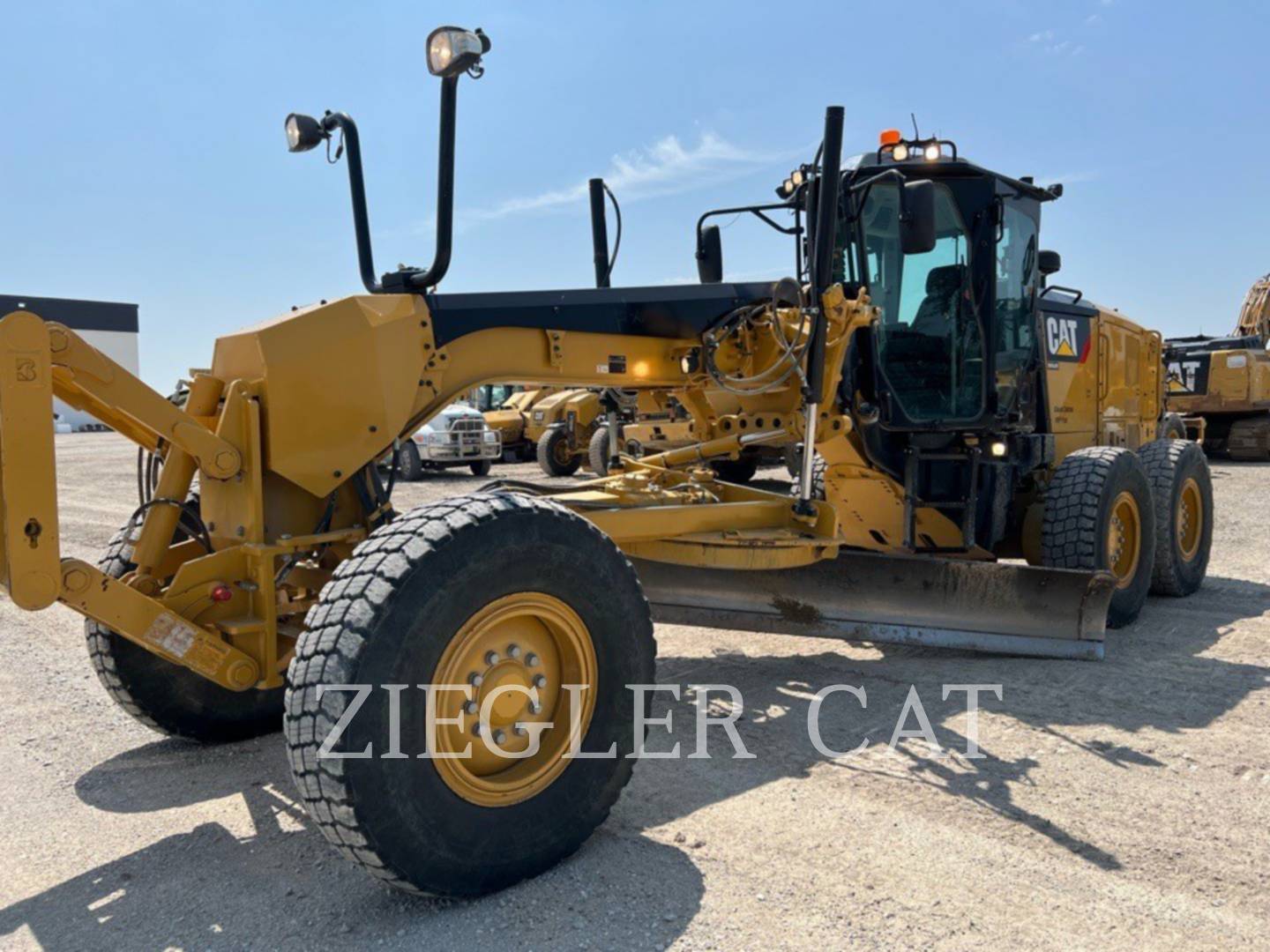 2014 Caterpillar 12M2 Grader - Road