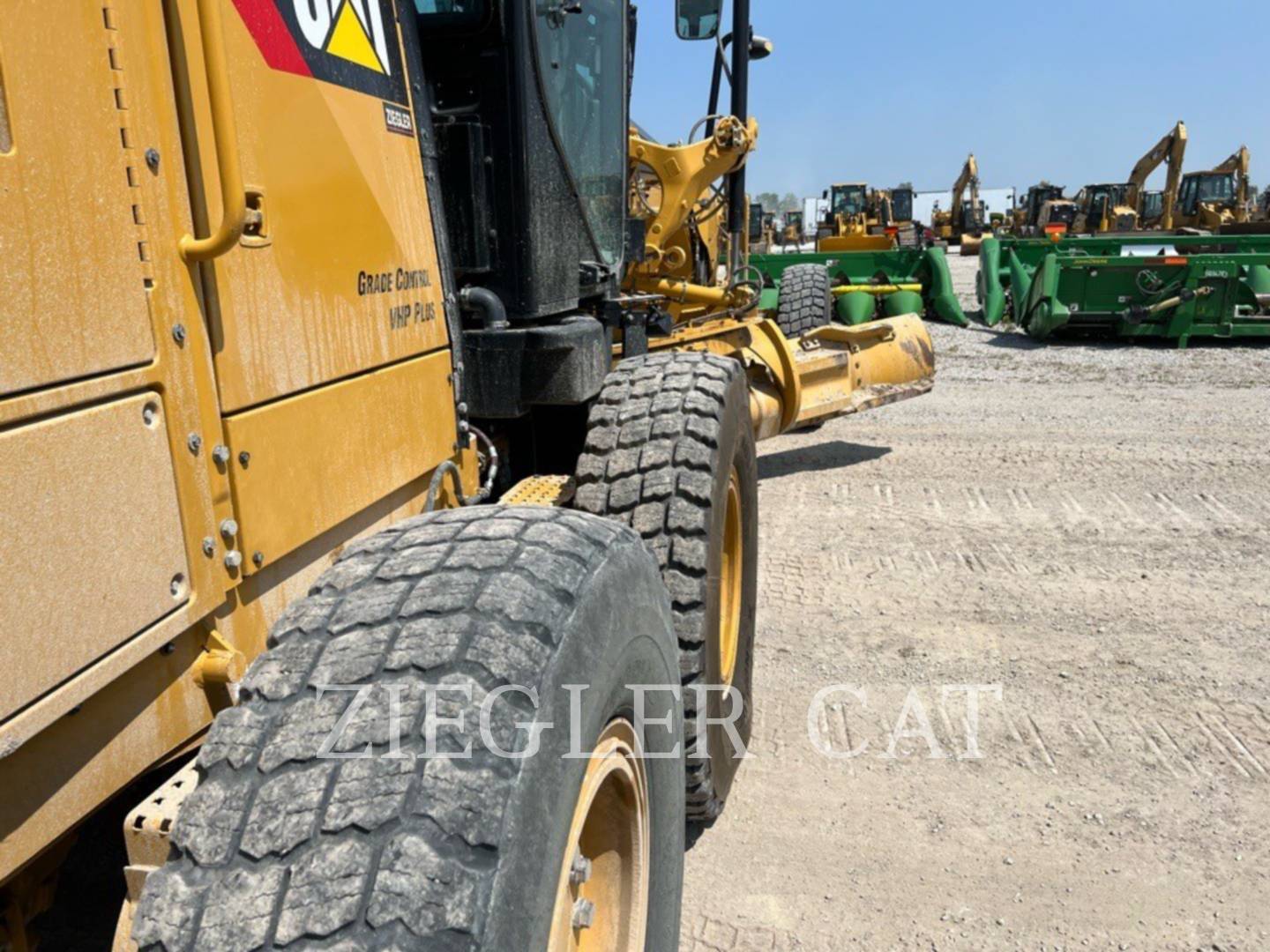 2014 Caterpillar 12M2 Grader - Road