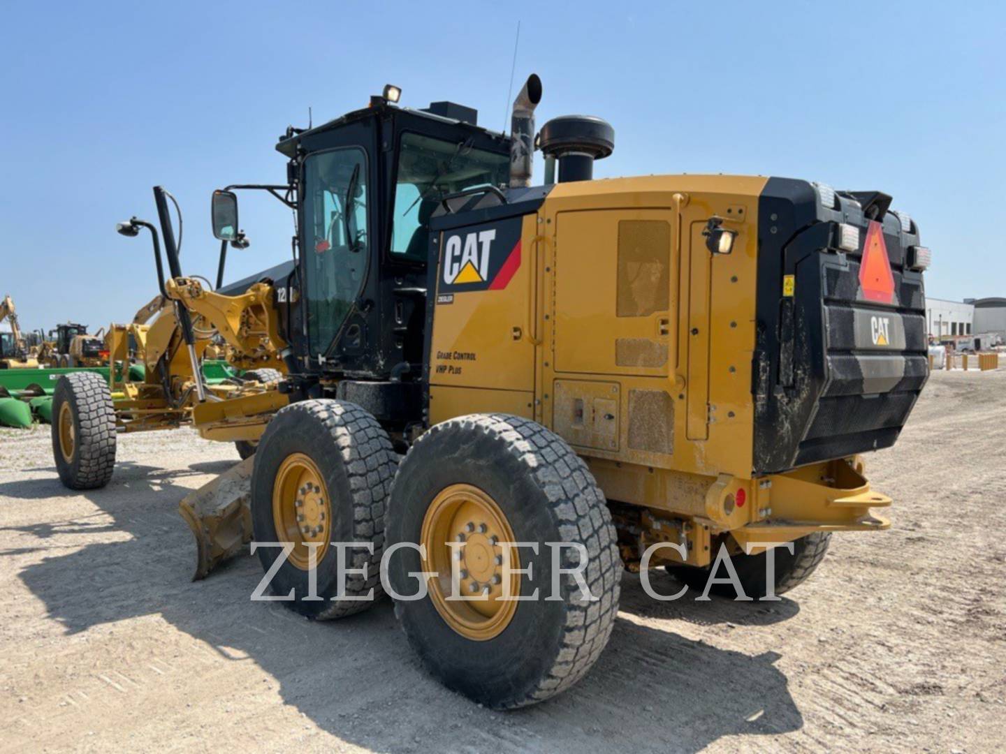 2014 Caterpillar 12M2 Grader - Road