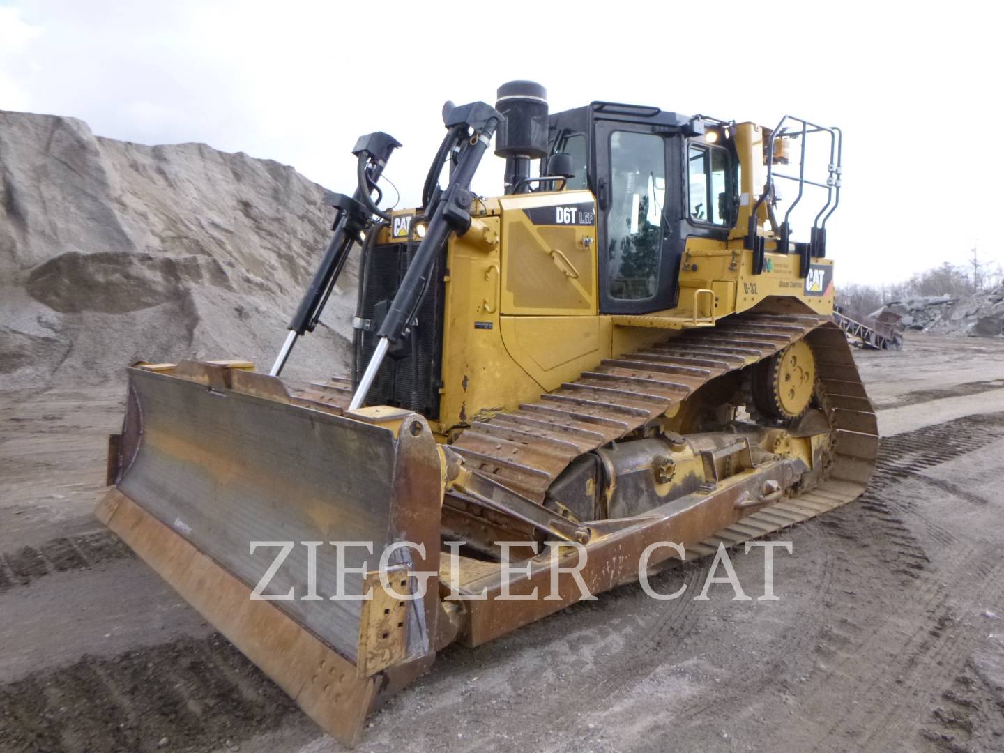 2016 Caterpillar D6T Dozer