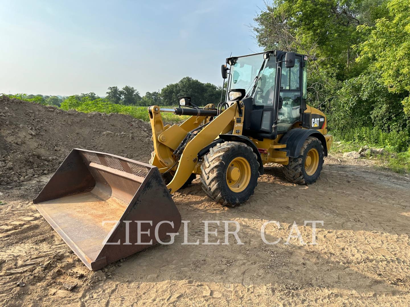 2013 Caterpillar 908H2 Wheel Loader