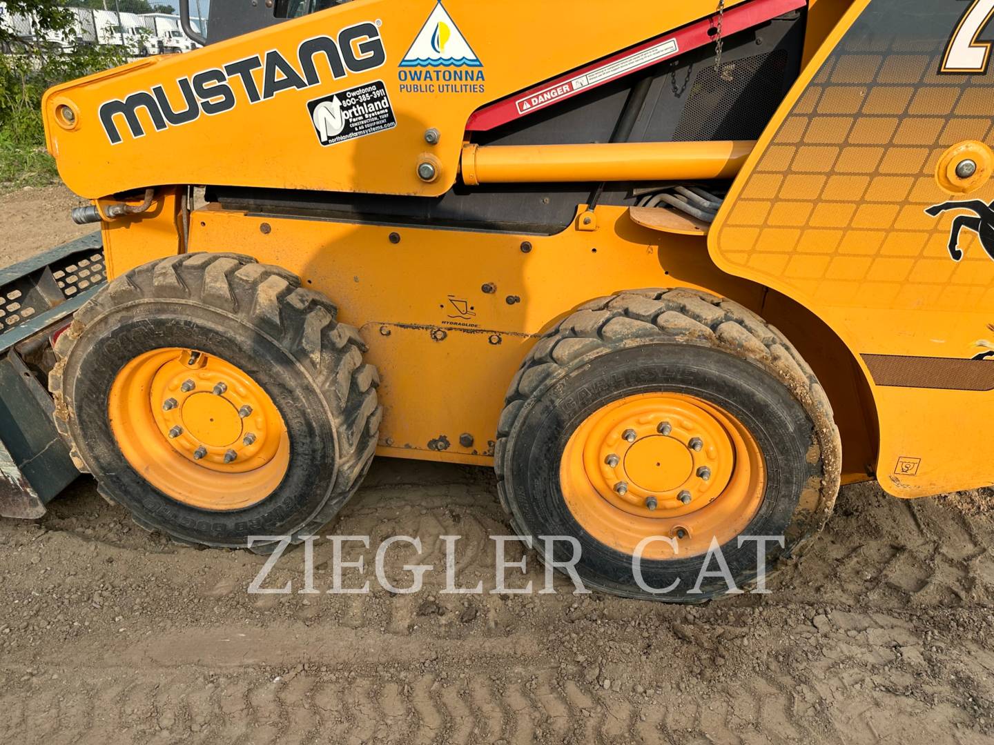 2010 Mustang Mfg. 2056 Skid Steer Loader