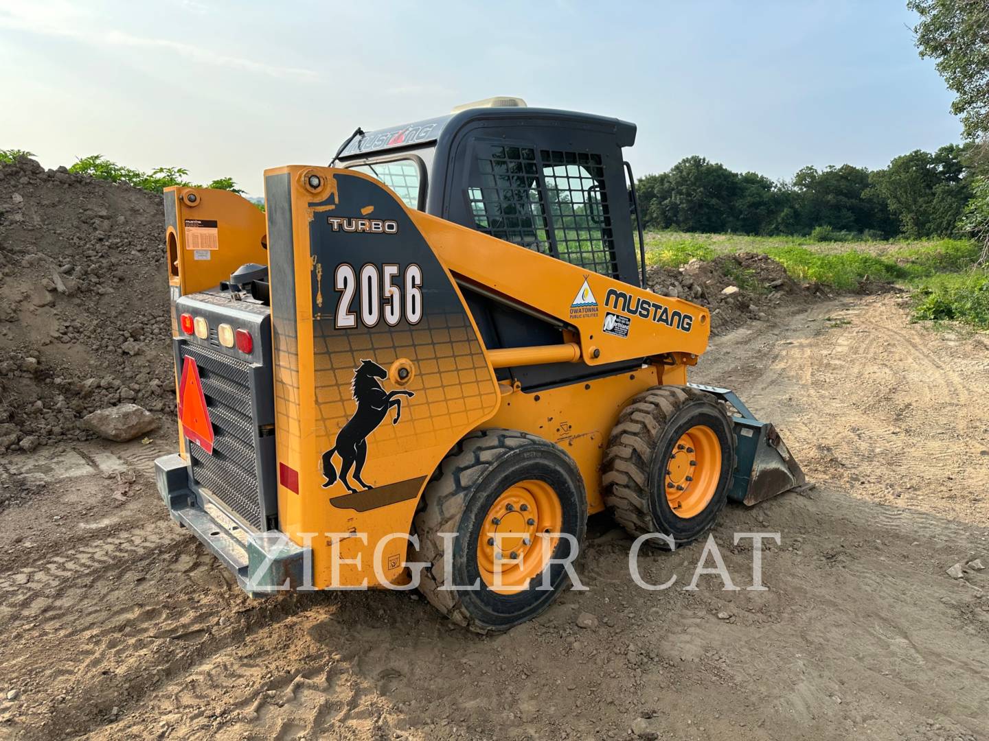 2010 Mustang Mfg. 2056 Skid Steer Loader