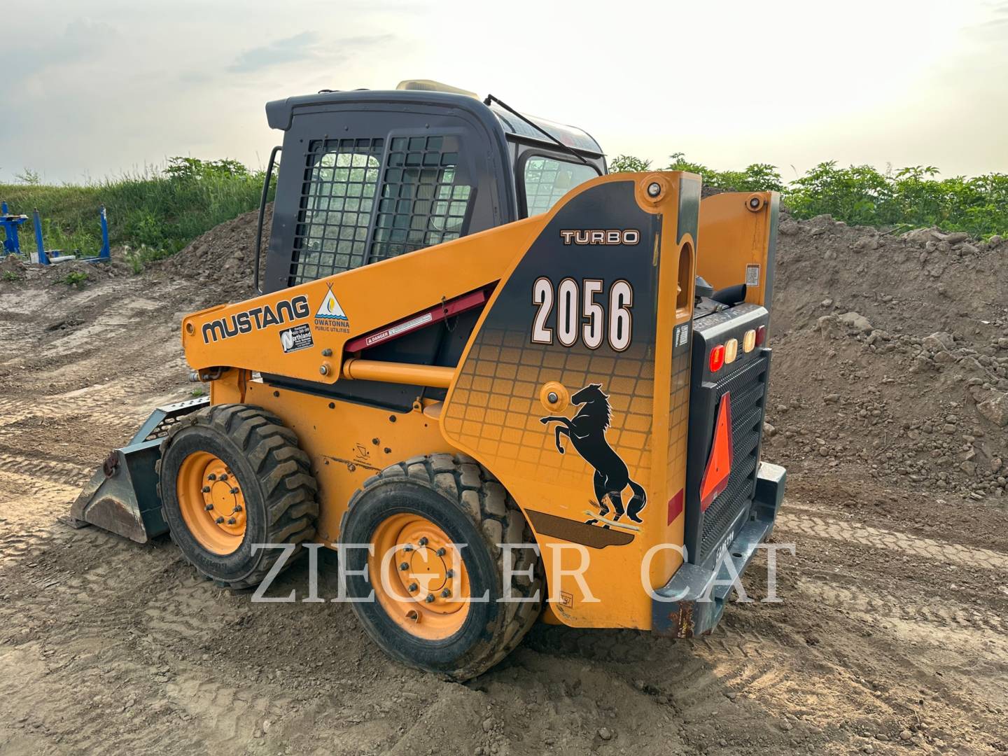 2010 Mustang Mfg. 2056 Skid Steer Loader